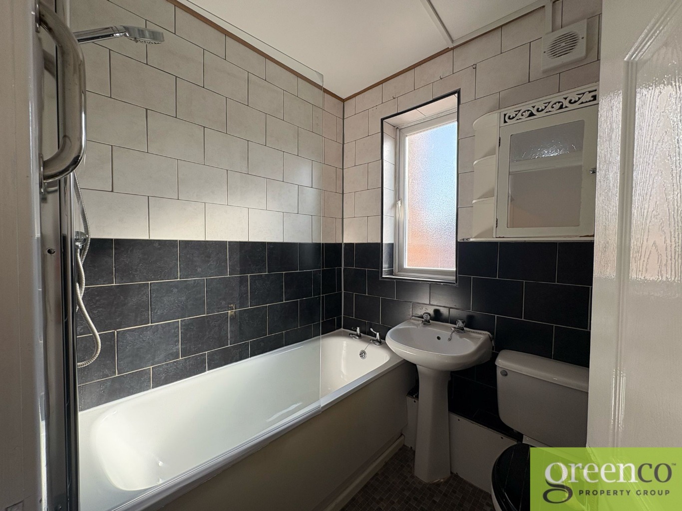 https://riuh-bdphq.cdn.imgeng.in/https://home.smelogin.co.uk//CustomerData/4605/1237/PropertyImages/18_17413477024086.jpg
