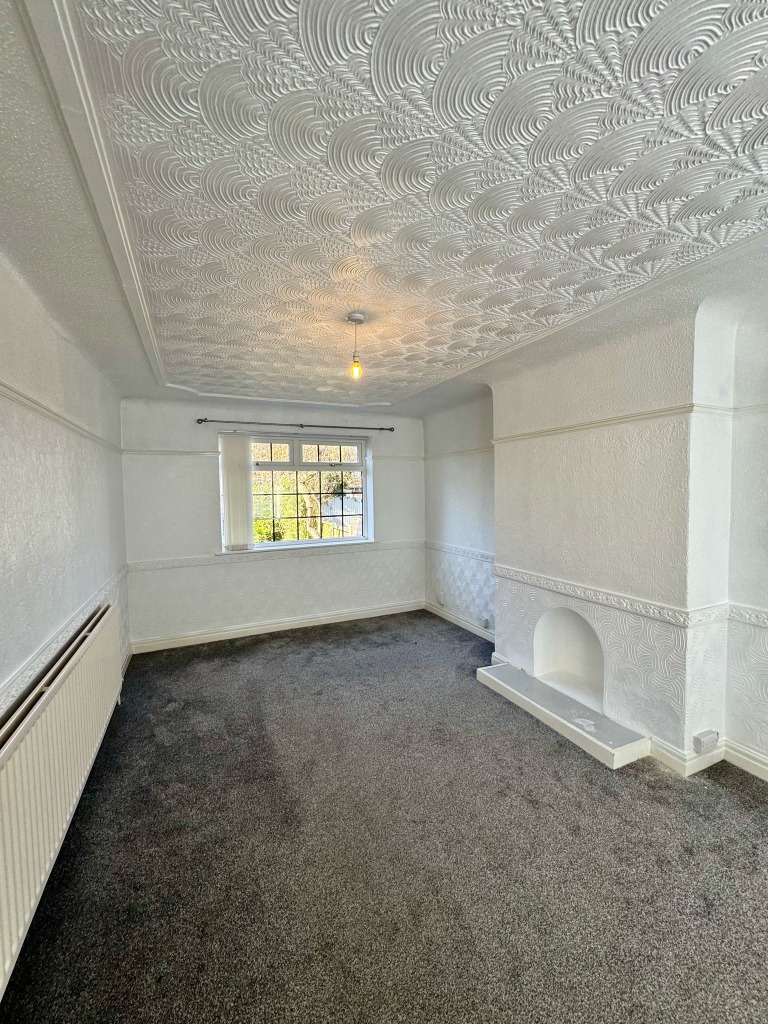 https://riuh-bdphq.cdn.imgeng.in/https://home.smelogin.co.uk//CustomerData/4606/155/PropertyImages/2_17431567955962.jpg