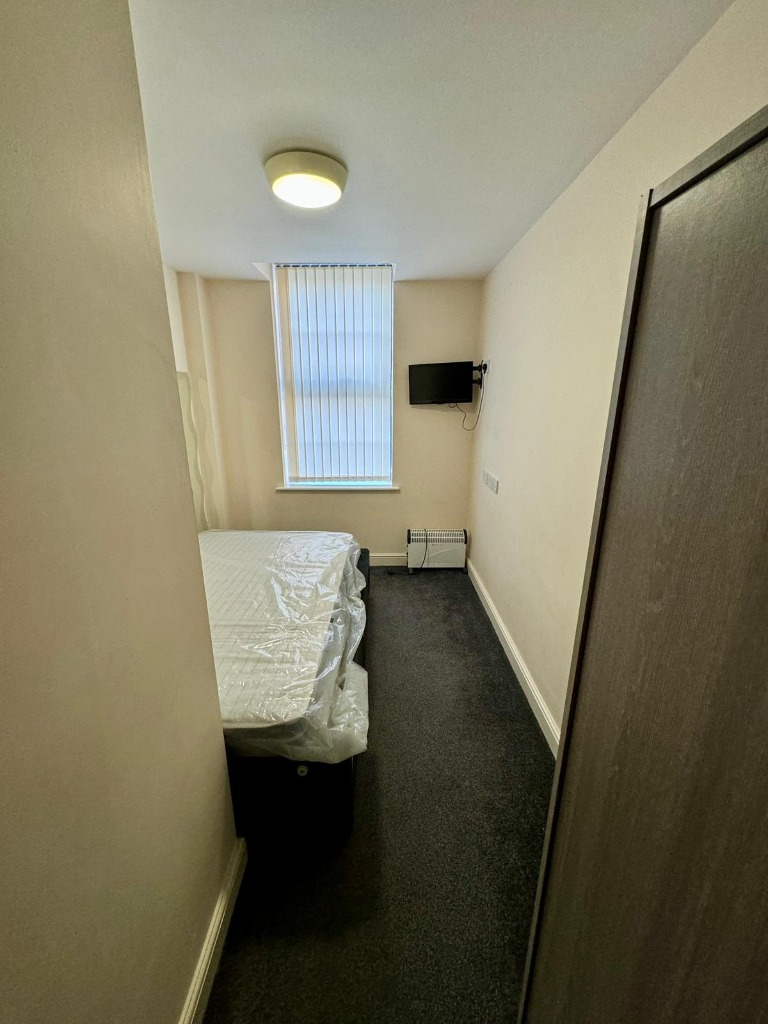 https://riuh-bdphq.cdn.imgeng.in/https://home.smelogin.co.uk//CustomerData/4606/258/PropertyImages/2_17176847432126.jpg