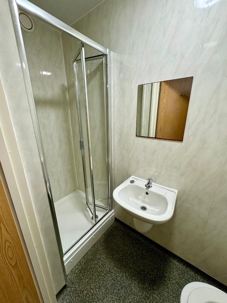 https://riuh-bdphq.cdn.imgeng.in/https://home.smelogin.co.uk//CustomerData/4606/258/PropertyImages/3_17176847432270.jpg