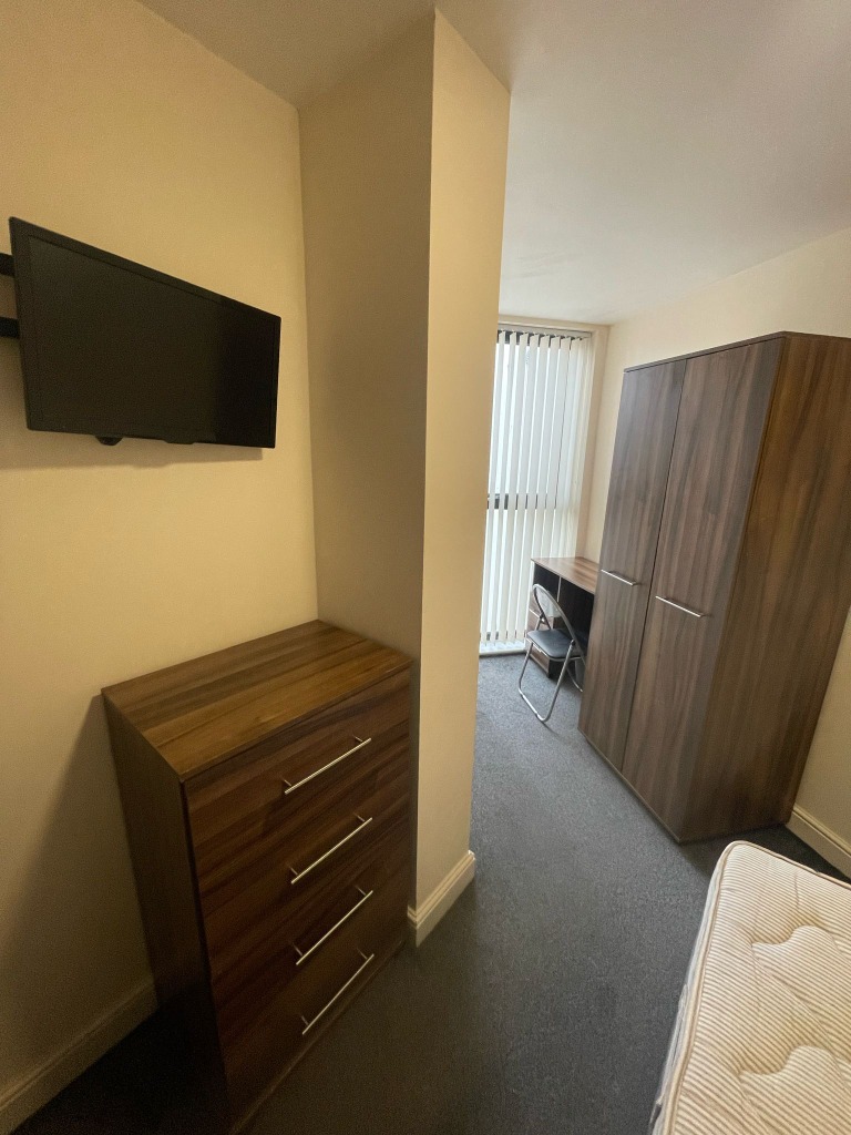 https://riuh-bdphq.cdn.imgeng.in/https://home.smelogin.co.uk//CustomerData/4606/277/PropertyImages/4_1741177858536.jpg