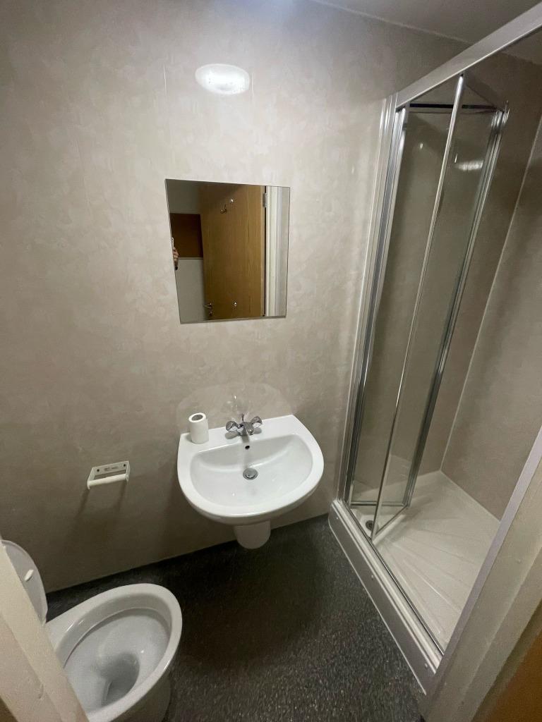 https://riuh-bdphq.cdn.imgeng.in/https://home.smelogin.co.uk//CustomerData/4606/277/PropertyImages/5_17411778583589.jpg
