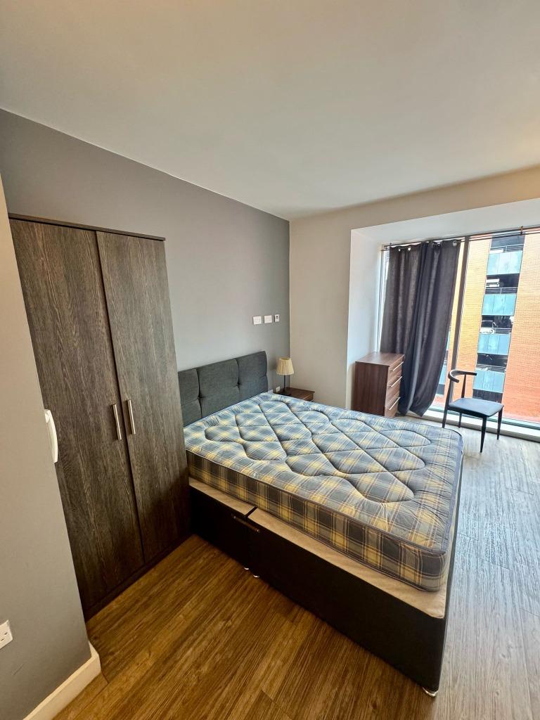https://riuh-bdphq.cdn.imgeng.in/https://home.smelogin.co.uk//CustomerData/4606/415/PropertyImages/2_17425627899382.jpg