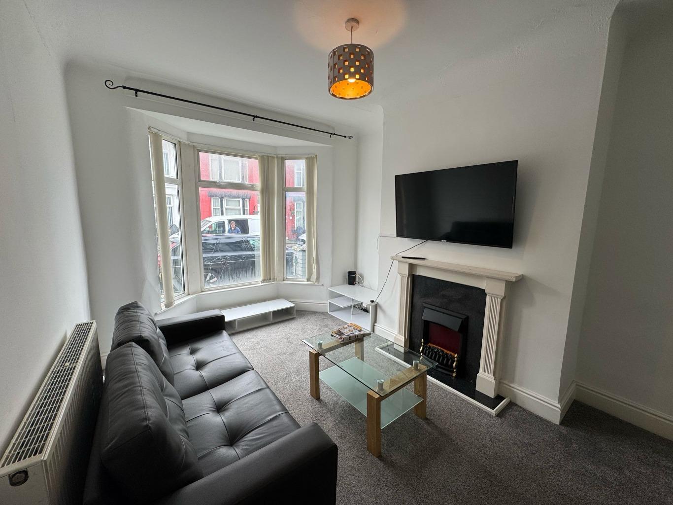 https://riuh-bdphq.cdn.imgeng.in/https://home.smelogin.co.uk//CustomerData/4606/650/PropertyImages/1_17413539635051.jpg