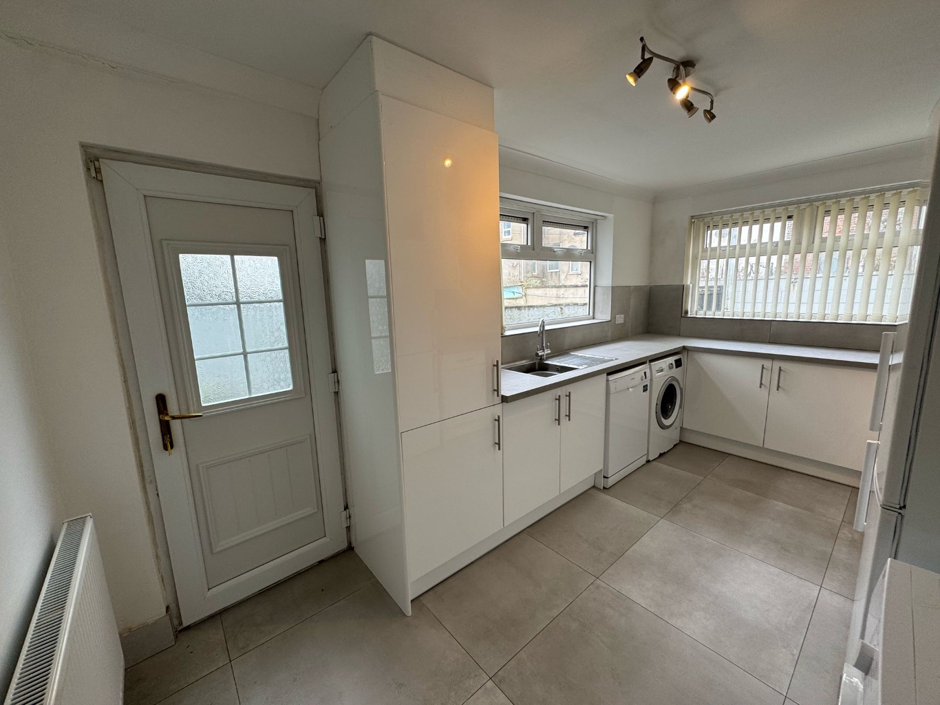 https://riuh-bdphq.cdn.imgeng.in/https://home.smelogin.co.uk//CustomerData/4606/650/PropertyImages/4_17413539313594.jpg