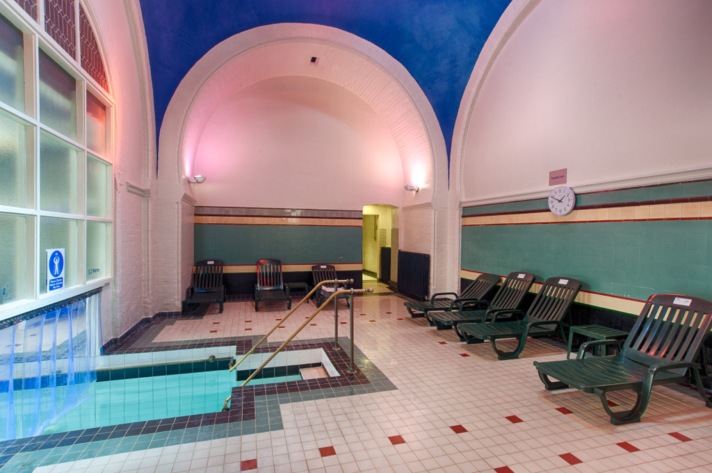 6 Warm Places for Cold Days in Edinburgh Dickins