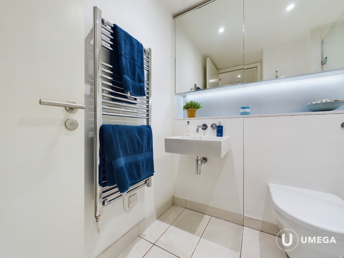 P3695: Simpson Loan, Quartermile, Edinburgh