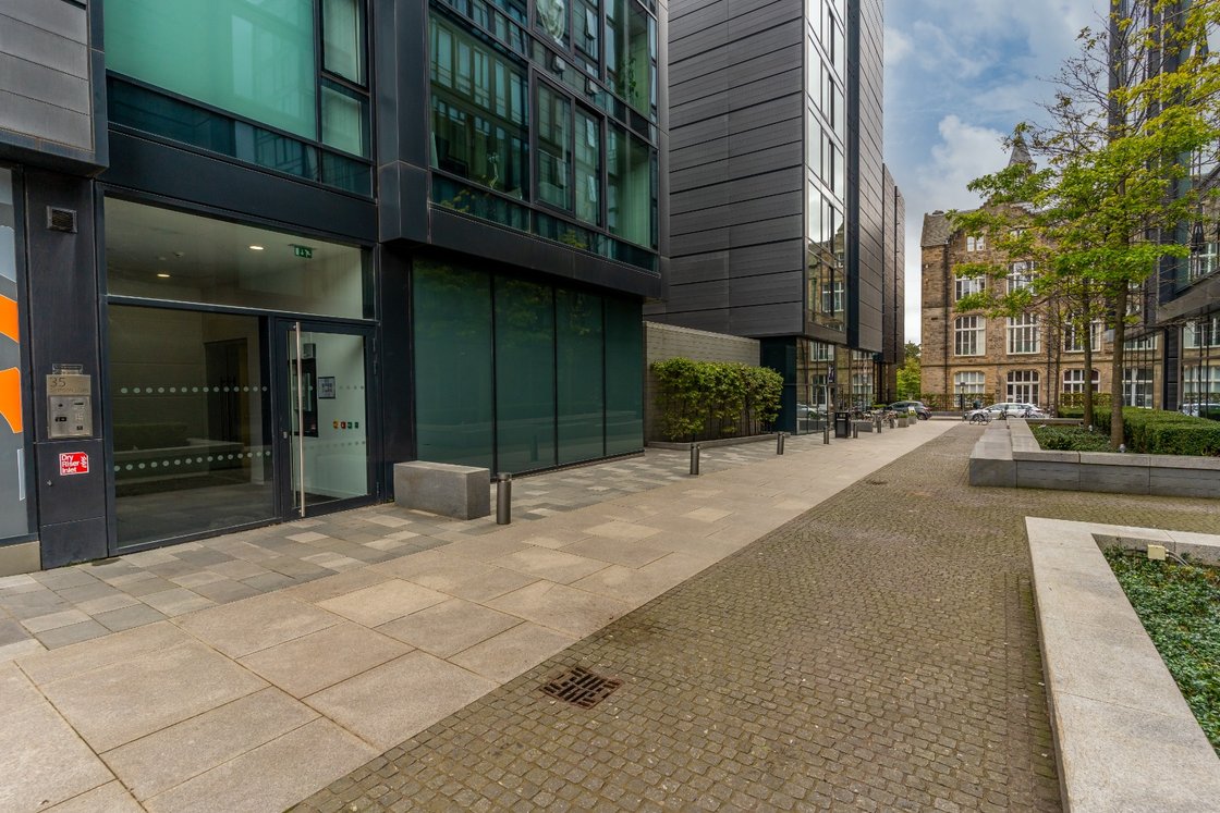 P3695: Simpson Loan, Quartermile, Edinburgh