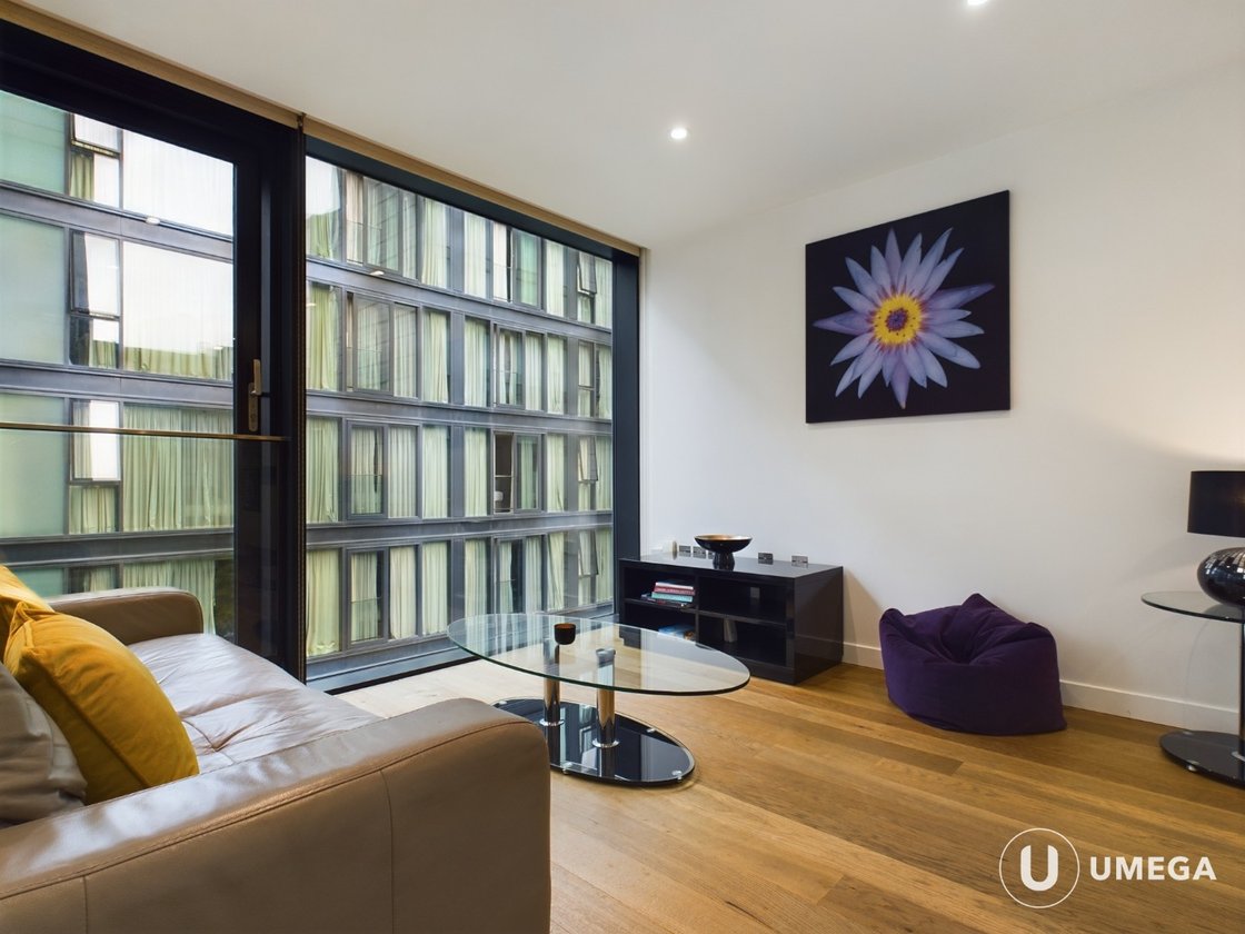 P3695: Simpson Loan, Quartermile, Edinburgh