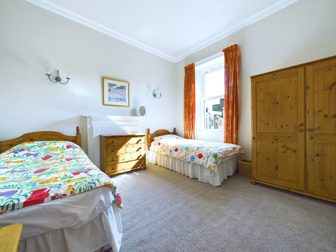 P4115 Wardie Road, Trinity, Edinburgh Umega