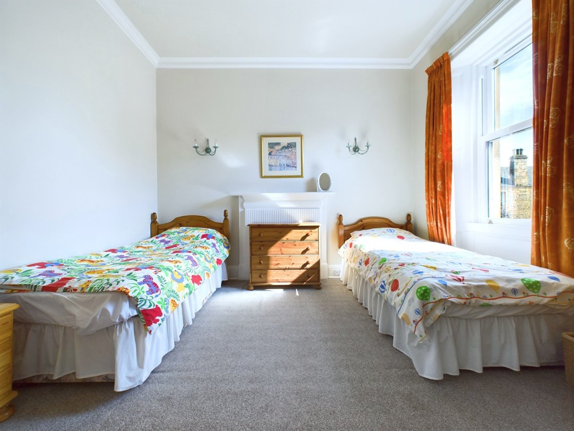 P4115 Wardie Road, Trinity, Edinburgh Umega