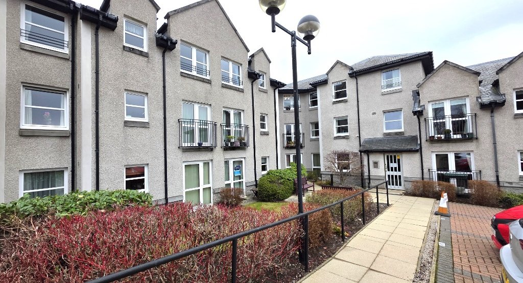 P2055: Kirk Brae, Cults, Aberdeen