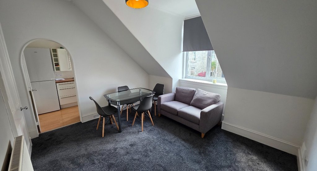 P2099: Elmfield Avenue, Old Aberdeen, Aberdeen