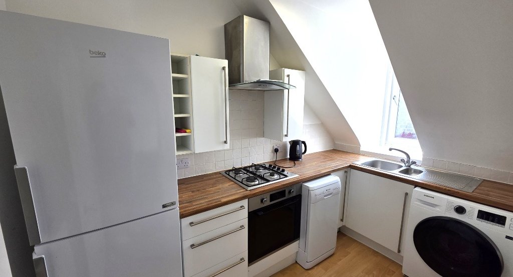 P2099: Elmfield Avenue, Old Aberdeen, Aberdeen