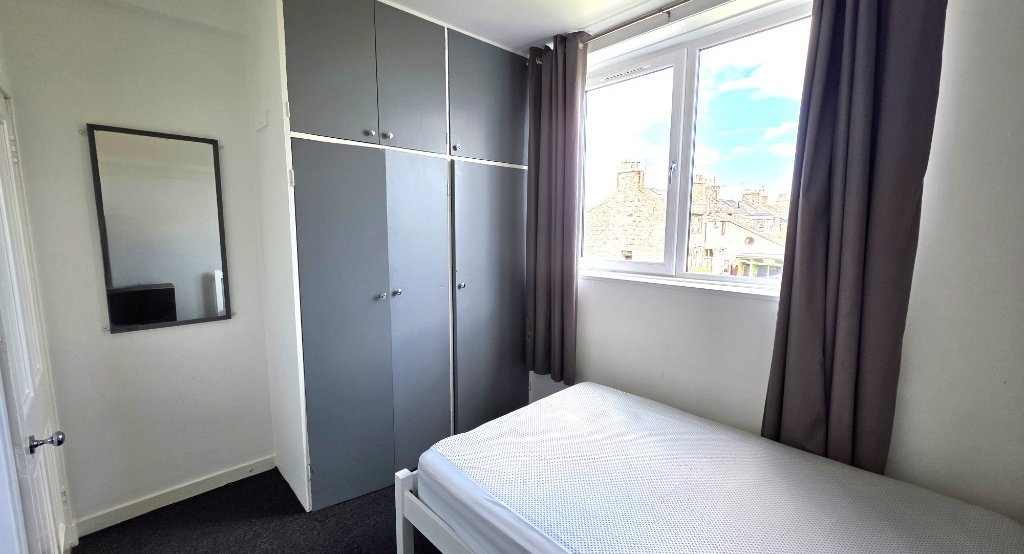 P2099: Elmfield Avenue, Old Aberdeen, Aberdeen