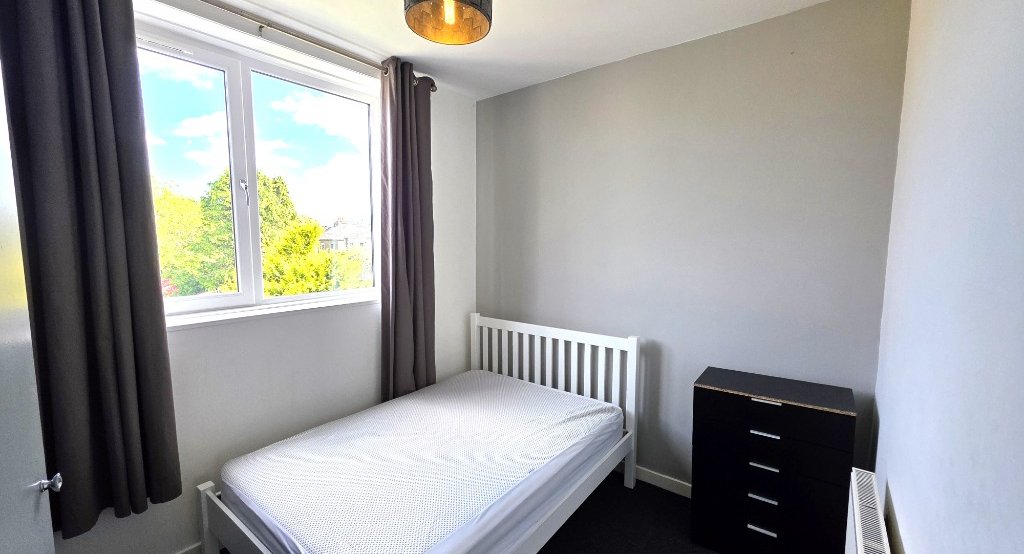 P2099: Elmfield Avenue, Old Aberdeen, Aberdeen