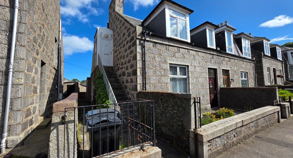 P2099: Elmfield Avenue, Old Aberdeen, Aberdeen