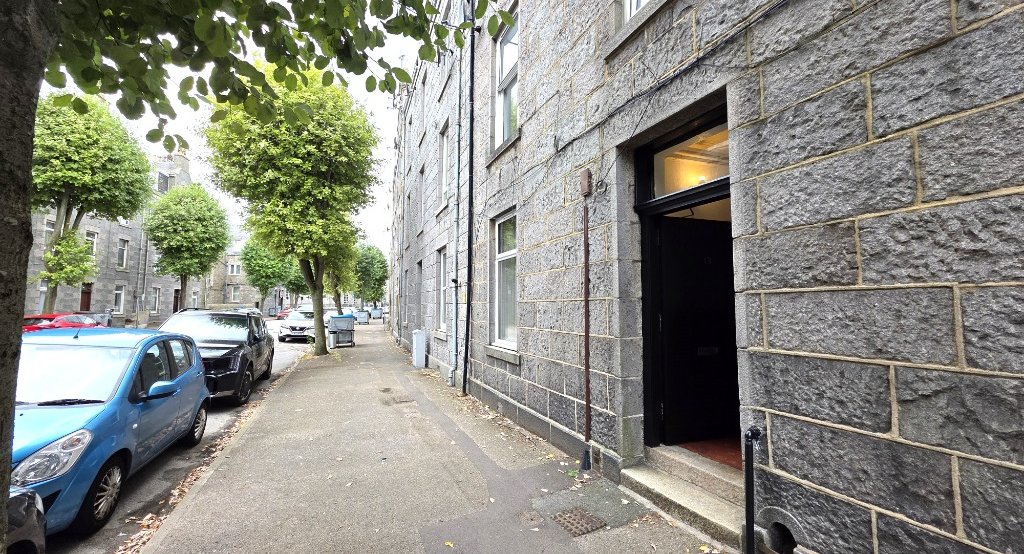 P2111: Northfield Place, City Centre, Aberdeen