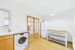 P2906: Burn Bridge Court, Strathaven, South Lanarkshire