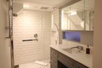 P1026: Flat 26, McDonald Road, Broughton, Edinburgh