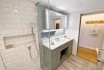 P1035: Flat 35, McDonald Road, Broughton, Edinburgh