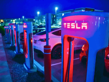 Tesla сокращает команду Supercharger