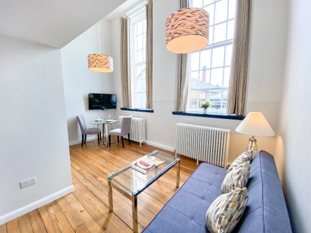 P1006: Flat 6, McDonald Road, Broughton, Edinburgh