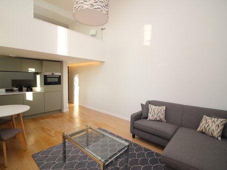 P1030: Flat 30, McDonald Road, Broughton, Edinburgh