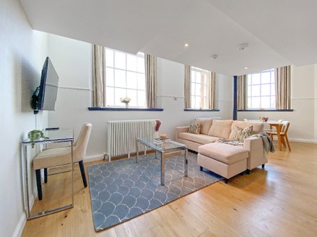P1045: Flat 45, McDonald Road, Broughton, Edinburgh