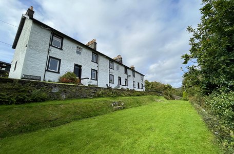 11 Shore Cottages, Kames, Tighnabruaich