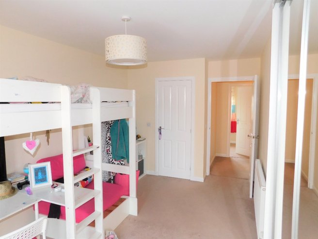 P12099: Crawford Green, Kirkliston, Edinburgh