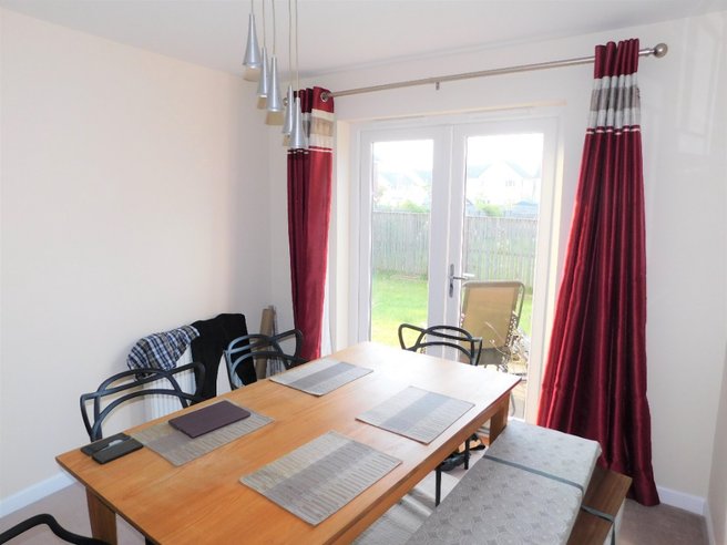 P12099: Crawford Green, Kirkliston, Edinburgh