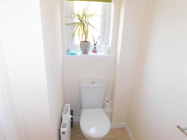 P12099: Crawford Green, Kirkliston, Edinburgh