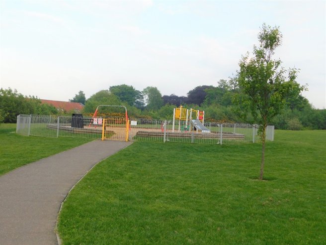 P12099: Crawford Green, Kirkliston, Edinburgh