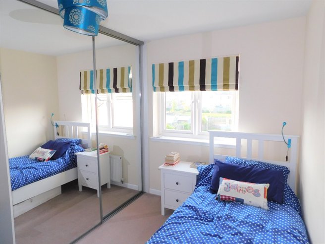 P12099: Crawford Green, Kirkliston, Edinburgh