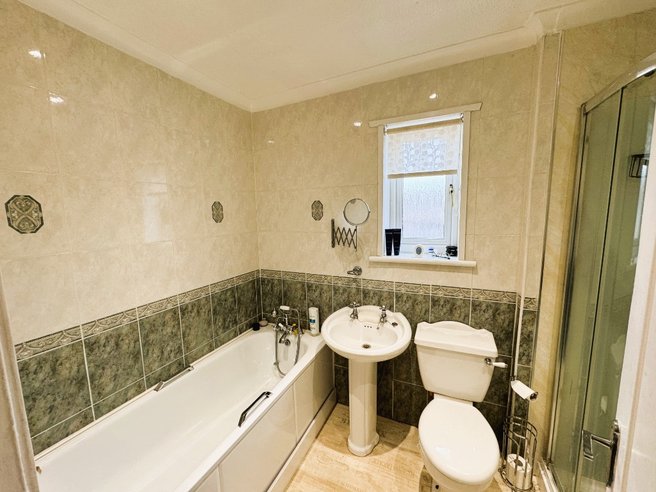 P12226: Darmeid Place, Shotts, North Lanarkshire
