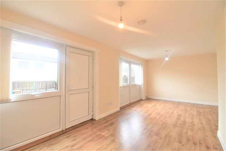 P182: Fergus Avenue, Livingston, West Lothian
