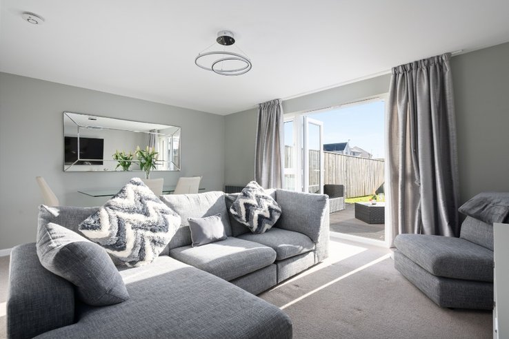 P528: Lang Drive, Bathgate, West Lothian