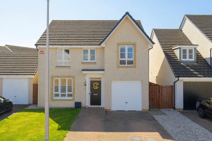 P538: Lang Gardens, Bathgate, West Lothian