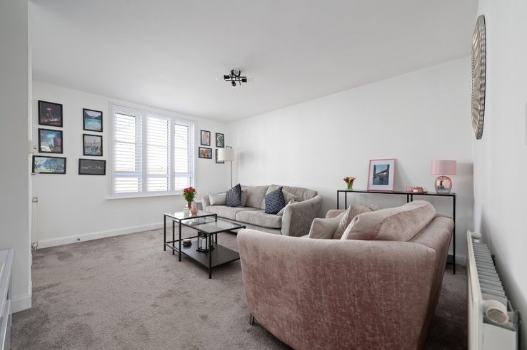 P538: Lang Gardens, Bathgate, West Lothian