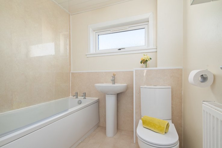 P546: Harburn Drive, West Calder, West Lothian