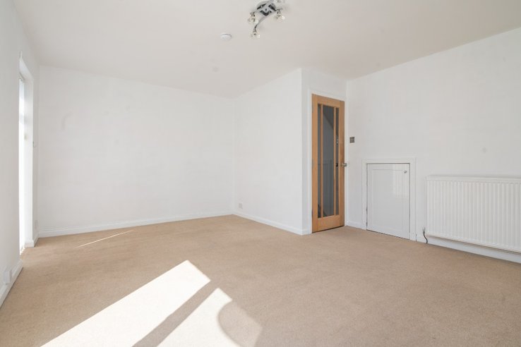 P546: Harburn Drive, West Calder, West Lothian