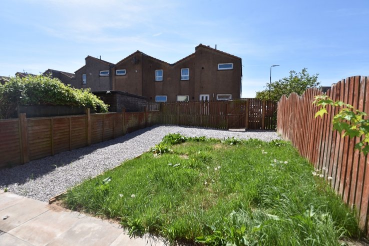 P547: Larchbank, Livingston, West Lothian