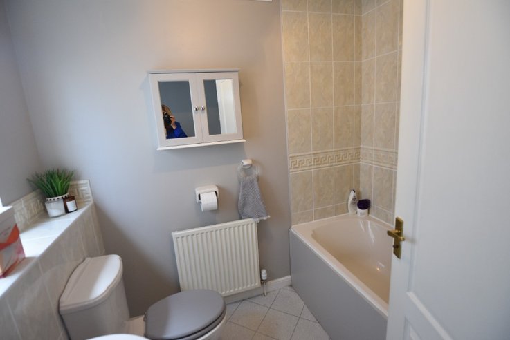 P550: Buchanan crescent, Livingston, West Lothian