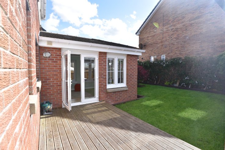 P550: Buchanan crescent, Livingston, West Lothian