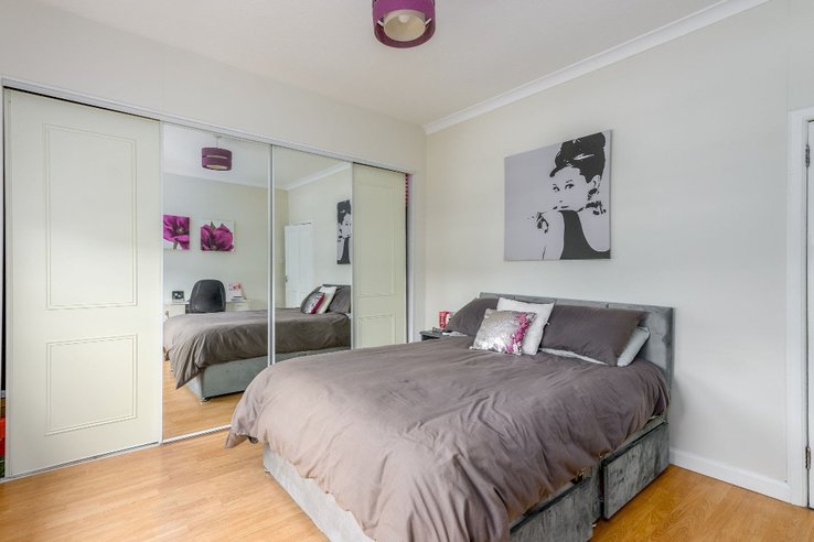 P559: Lochend Drive, , Edinburgh