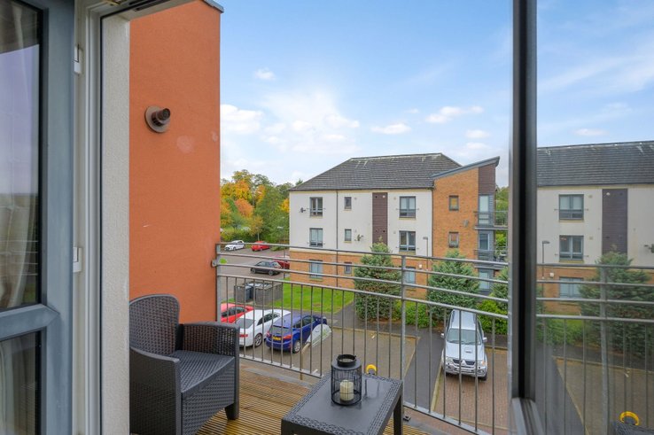 P568: Kaims Terrace, Livingston, West Lothian