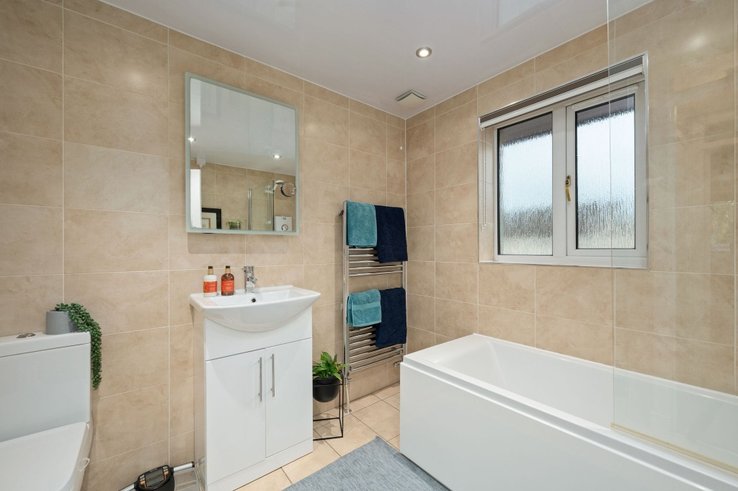 P573: MeadowPark Road, Bathgate, West Lothian