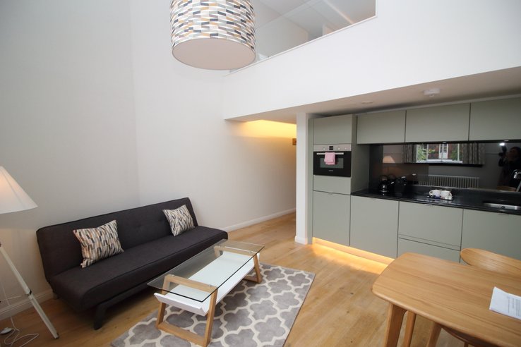 P1011: Flat 11, McDonald Road, Broughton, Edinburgh