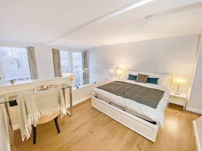 P1035: Flat 35, McDonald Road, Broughton, Edinburgh